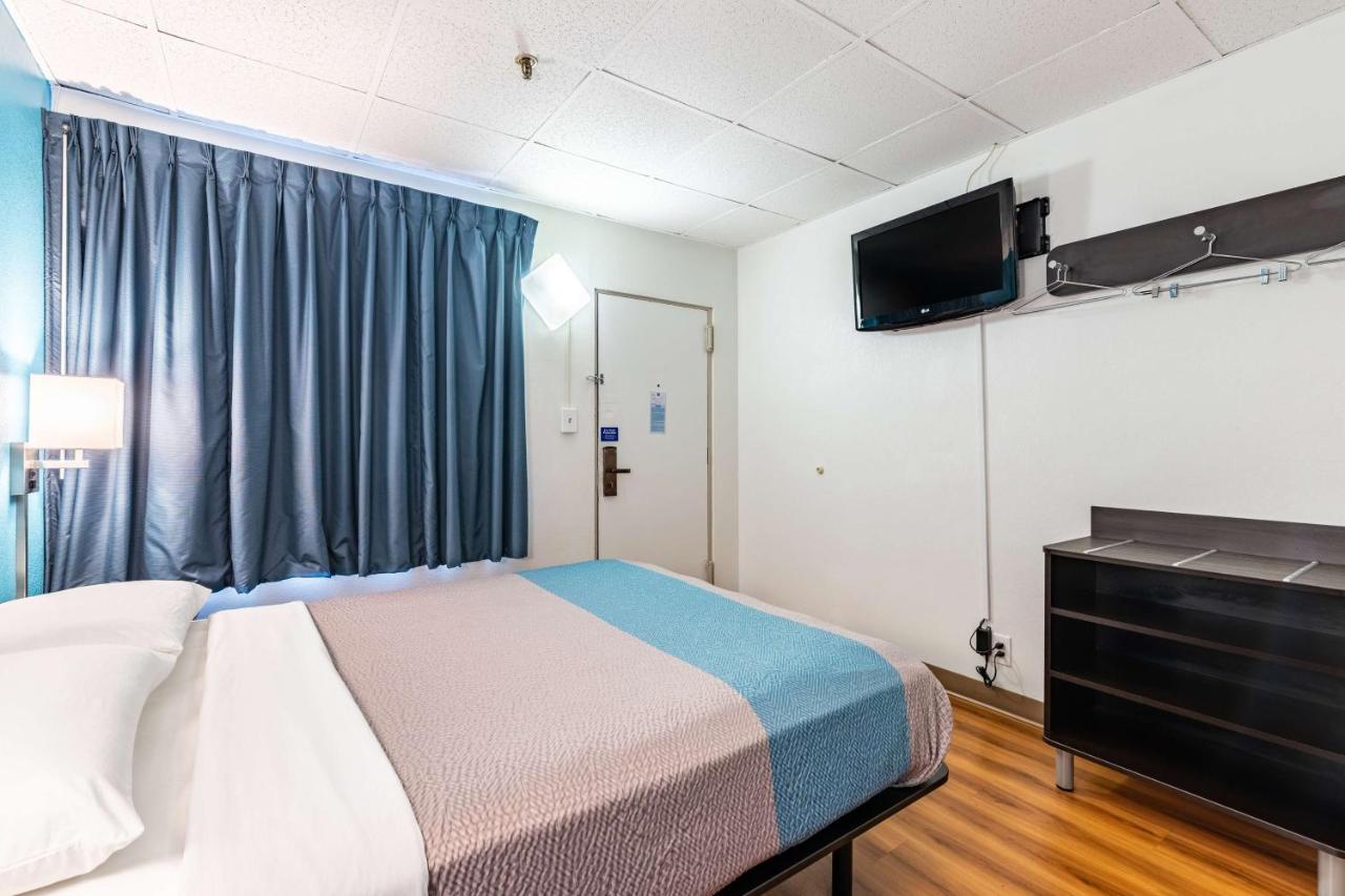 Motel 6-Elmsford, Ny - White Plains Bagian luar foto